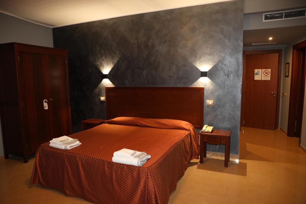 Citta Della Notte Hotel Аугуста Екстериор снимка